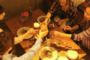 FireShot Capture 215 - 松本市で結婚式の二次会や女子会などにおすすめの店 - http___www.courtyard-matsumoto.com_party.html